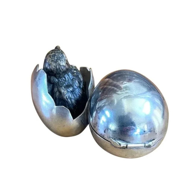 Figurative Antique Cold Painted Bronze Inkwell, Figural Young Bird, Egg Shell Desk Accessory For Sale - Image 3 of 10