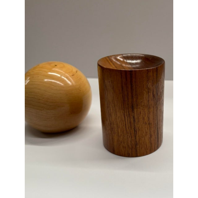 Mid-Century Modern Geometric Two-Tone Nesting Wood Salt and Pepper Shakers For Sale In New York - Image 6 of 12
