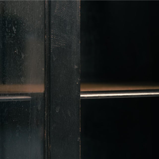 Wood Arts & Crafts Parlour Cabinet in Black Ebonised Wood and Mirror Glass from Maddox & Co., England, 1910s For Sale - Image 7 of 18