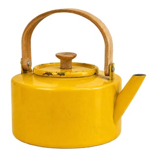 Vintage Copco Yellow Enamel Kettle No. 117 – Made in Spain Bentwood Modernist Teapot For Sale