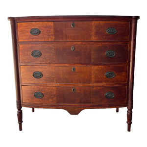 Antique New England Federal Chest of Drawers / Dresser