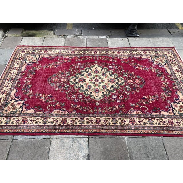 1960s Vintage Turkish Hand-Knotted Tribal Rug - 5′5″ × 9′2″ For Sale - Image 6 of 10