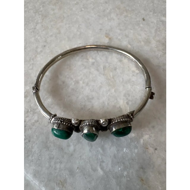 American 1980s Sterling Silver and Malachite Hand Made Bangle Bracelet For Sale - Image 3 of 4
