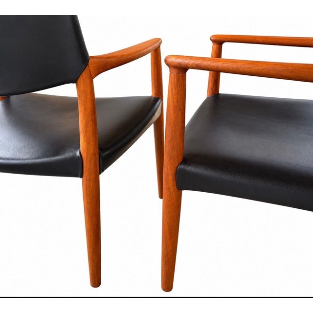 Mid-Century Modern Ejner Larsen & Aksel Bender Madsen Teak Captain Chairs, 1950 For Sale - Image 3 of 7