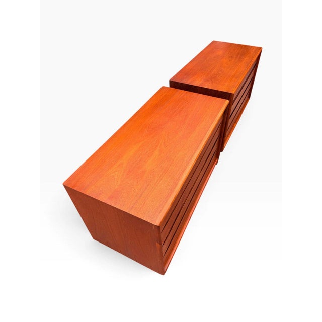 Arne Vodder Pair of Danish Teak Four-Drawer Dressers | Arne Vodder | Sculpted Pulls & Finished Backs | C. 1960s, Attributed For Sale - Image 4 of 18