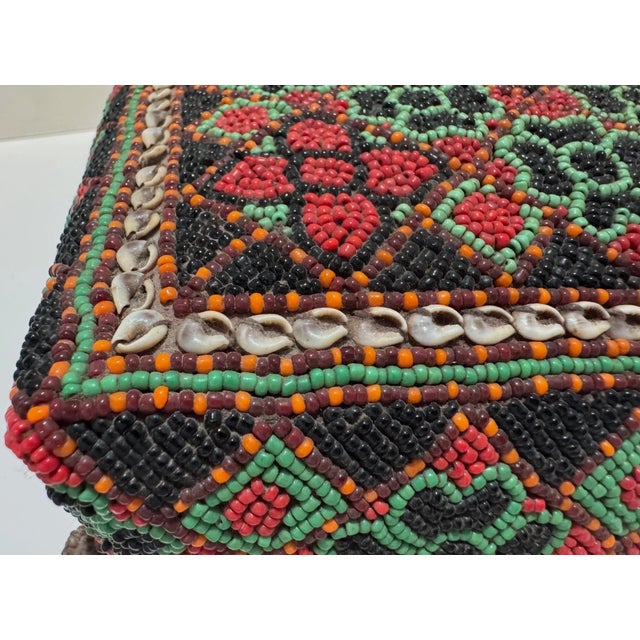 Antique Sumatran Beaded Wedding Box Minangkabau Indonesia Cowrie Basket Lid For Sale In Atlanta - Image 6 of 11