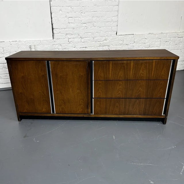 1970s 1970s Bassett Urbanite Walnut Dresser/Console For Sale - Image 5 of 8