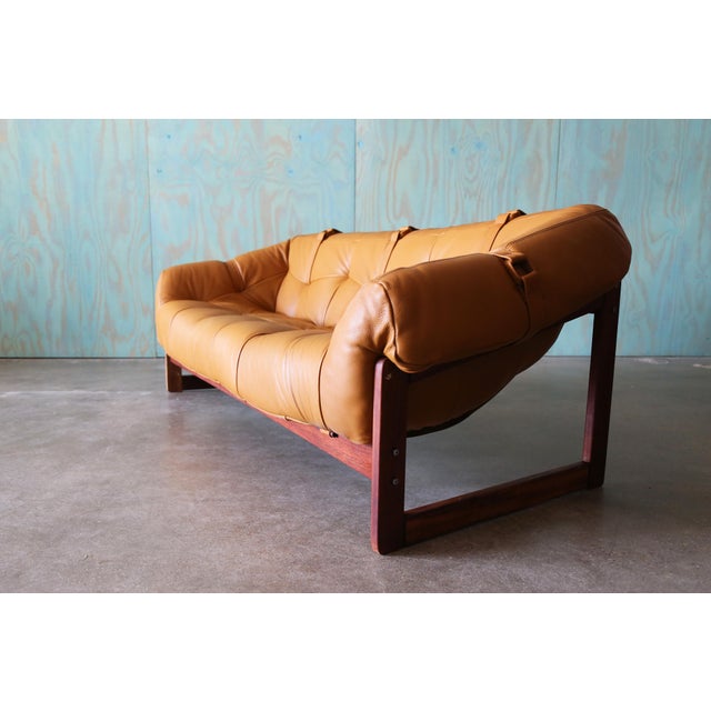 Wood Percival Lafer Mp-91 Sofa: Jatoba Wood & Caramel Leather, Mid-Century Modern For Sale - Image 7 of 15