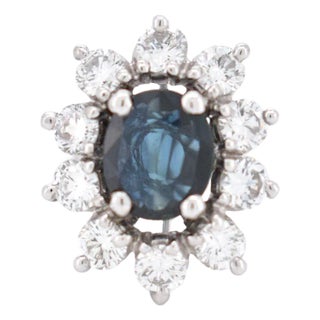 1990s Vintage Daisy Ring in 18 Carat Gold, Natural Sapphire and Diamonds, Size 4.75 For Sale