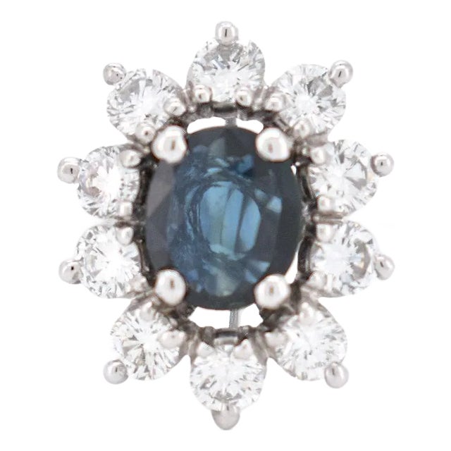 1990s Vintage Daisy Ring in 18 Carat Gold, Natural Sapphire and Diamonds, Size 4.75 For Sale