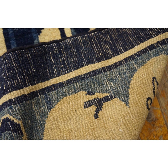 1890s Beige Field Floral Spray Medallion Antique Chinese Peking Rug 8'10"x12'9" For Sale - Image 11 of 11