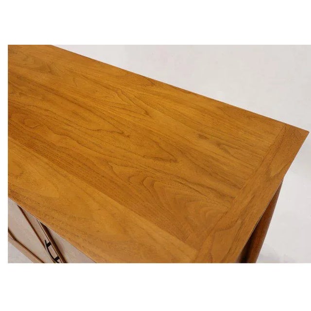 Brown Mid-Century Modern Light American Walnut 4 Doors Credenza Dresser Cabinet For Sale - Image 8 of 11