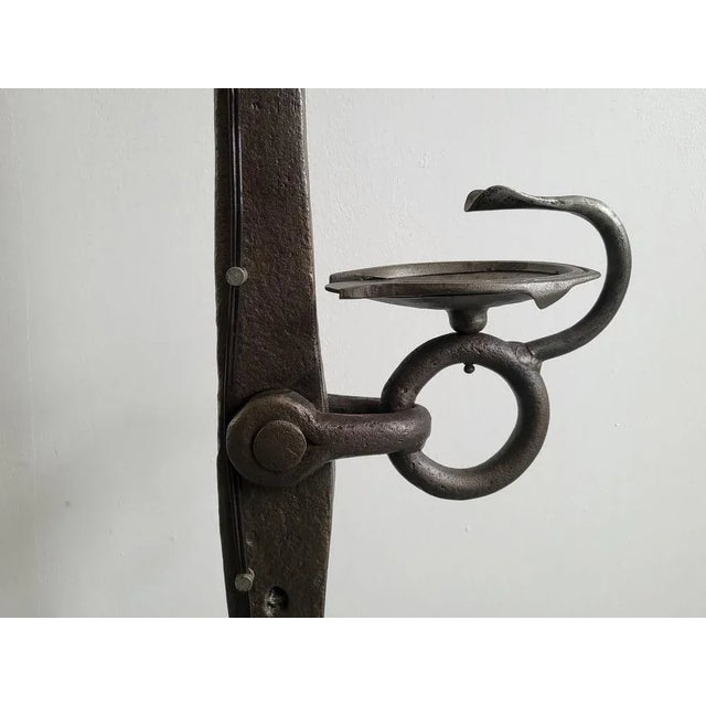 French Brutalist Chain & Arrows Floor Lamp in Iron, 1970s For Sale - Image 6 of 13