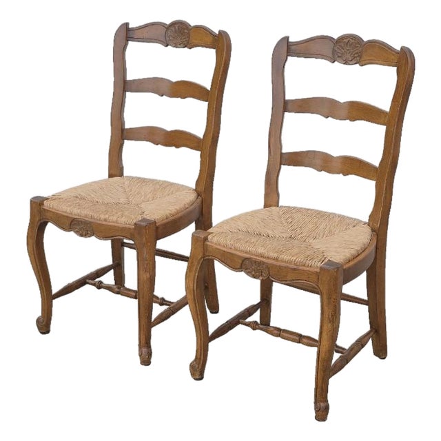 Mid-20th Century Shell Carved Walnut French Country Ladder Back Rush Seat Chairs, a Pair For Sale