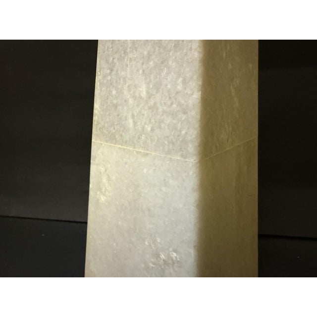 Mid-Century Modern Late 20th Century Minimalist White Marble Obelisk Sculpture – 18.5" For Sale - Image 3 of 10