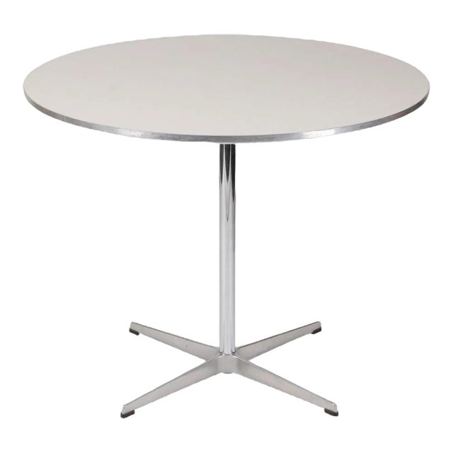 White Laminate Café Table by Arne Jacobsen for Fritz Hansen For Sale