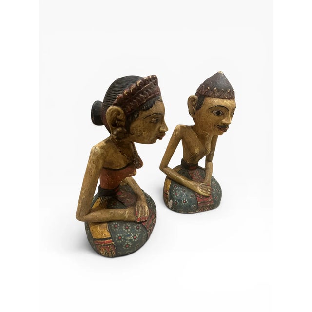 Large Vintage Indonesian Javanese Loro Blonyo Hand-Carved Polychrome Wood Bride & Groom Figures – Pair For Sale In Boston - Image 6 of 11