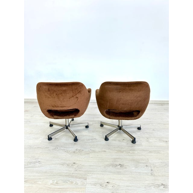 Egg Swivel Chairs by Stol Kamnik - A Pair For Sale In New York - Image 6 of 8