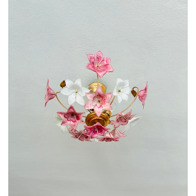 Glass 1970s Italian Murano Style Hand-Blown Original Pink and White Daisy Glass Flush Mount Chandelier (42x30 Cm)⁠ For Sale - Image 7 of 17