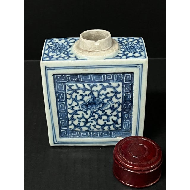 19th Century Chinese Art Blue and White Porcelain Tea Caddy With Wooden Cover For Sale - Image 4 of 10