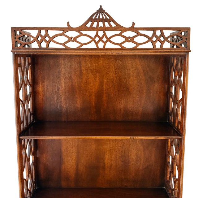 Early 20th Century American Chippendale Mahogany Petite Etagere Cabinets by Robert W. Irwin Co. - A Pair For Sale - Image 11 of 16