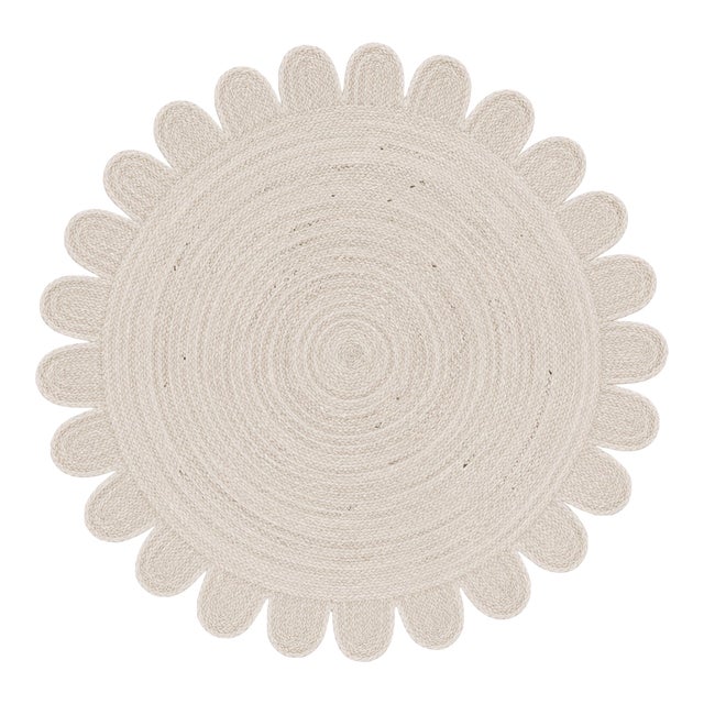 Solid White Scallop Round Jute Rug 3x3Ft. For Sale