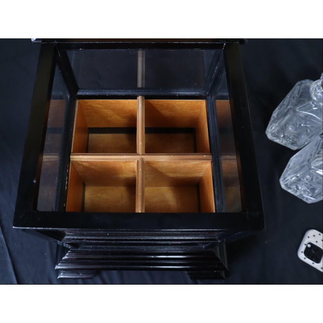 Late 19th Century English Faux Tortoiseshell and Silver-Mounted Tantalus With Four Large Decanters For Sale - Image 11 of 18