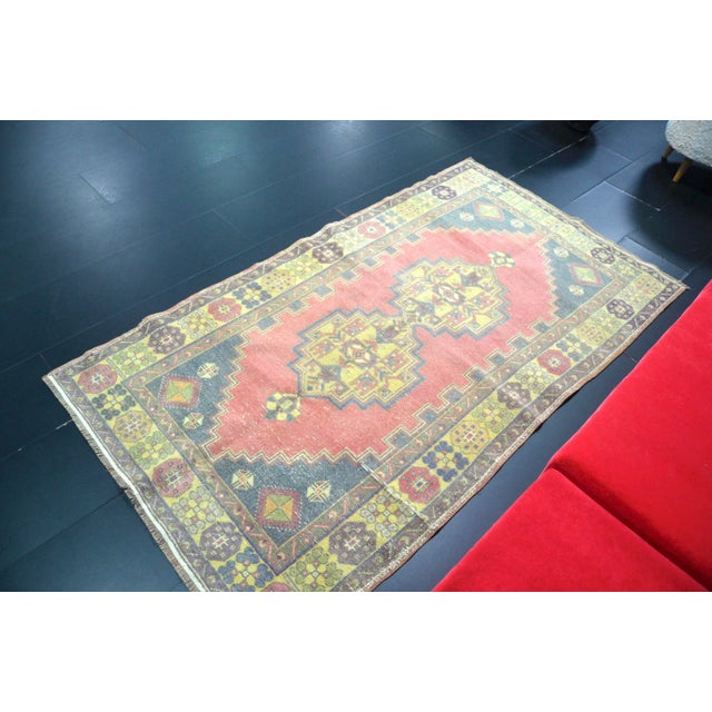 Vintage Faded Turkish Oushak Handmade Rug For Sale In Phoenix - Image 6 of 11