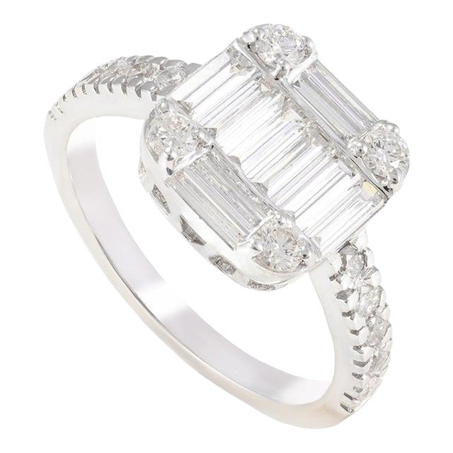 Diamond Cluster Engagement Ring for Women in 18k Solid White Gold Size 7 For Sale