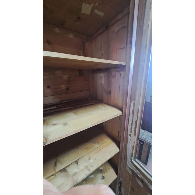 Antique Toscana Bookcase, 1890s, in Good conditions. Designed 1890 to 1919