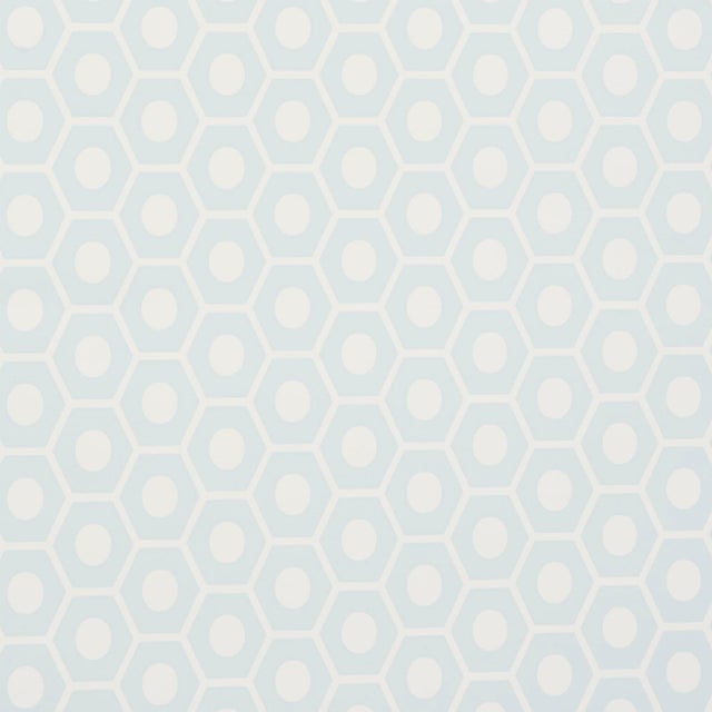 Contemporary Sample - Schumacher Queen B Wallpaper in Mineral For Sale - Image 3 of 5
