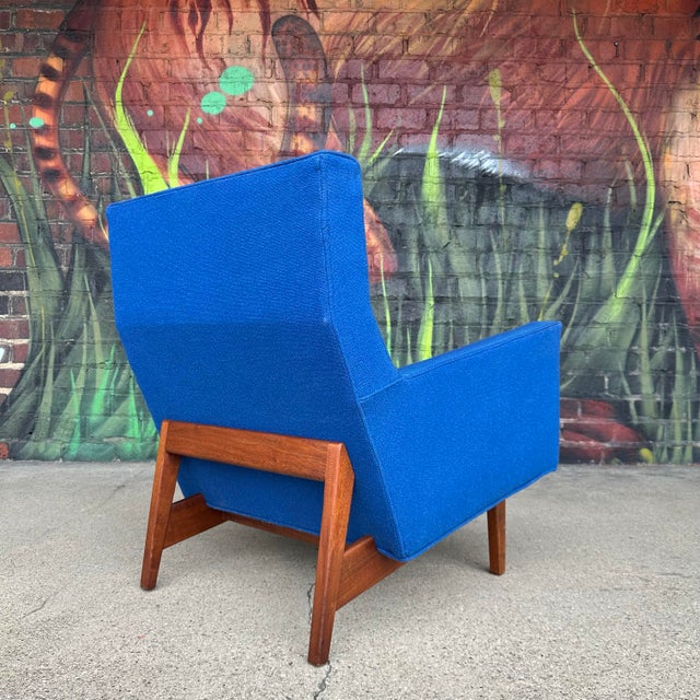 This Jens Risom chair, model U350, was designed by Jens Risom for Jens Risom Design Inc. The design is characterized by...