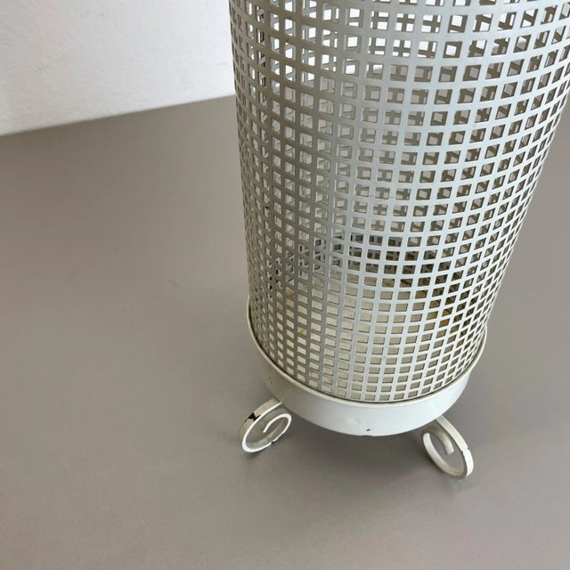 Mid-Century Hollywood Regency Brass Umbrella Stand in the style of Mathieu Matégot, France, 1950s For Sale - Image 6 of 17