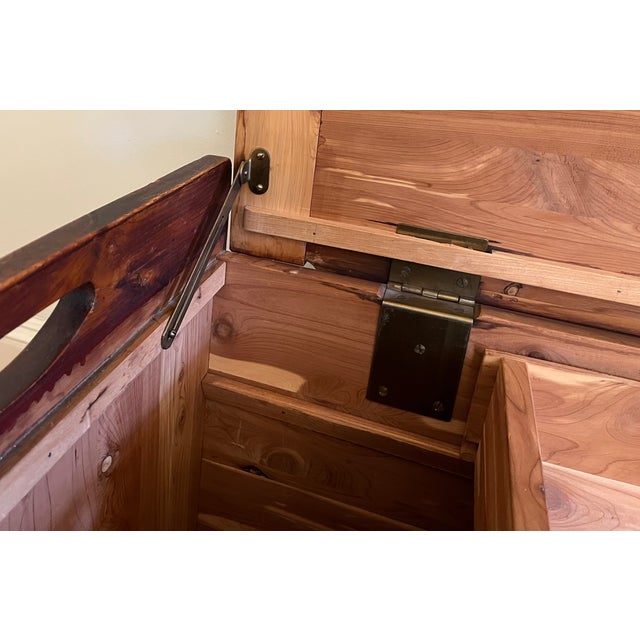 Vintage Cedar Chest, Ferguson Bros. Manufacturing Co. For Sale - Image 12 of 17