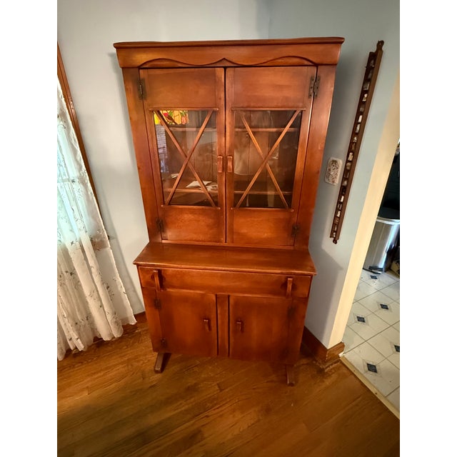 Cushman of Vermont Mid 20th Century Cushman Colonial Creations China Cabinet No. 6024, Herman deVries Modern Rustic For Sale - Image 4 of 9