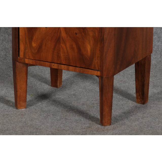 Antique Biedermeier Bedside Table in Mahogany, 1820 For Sale - Image 15 of 18