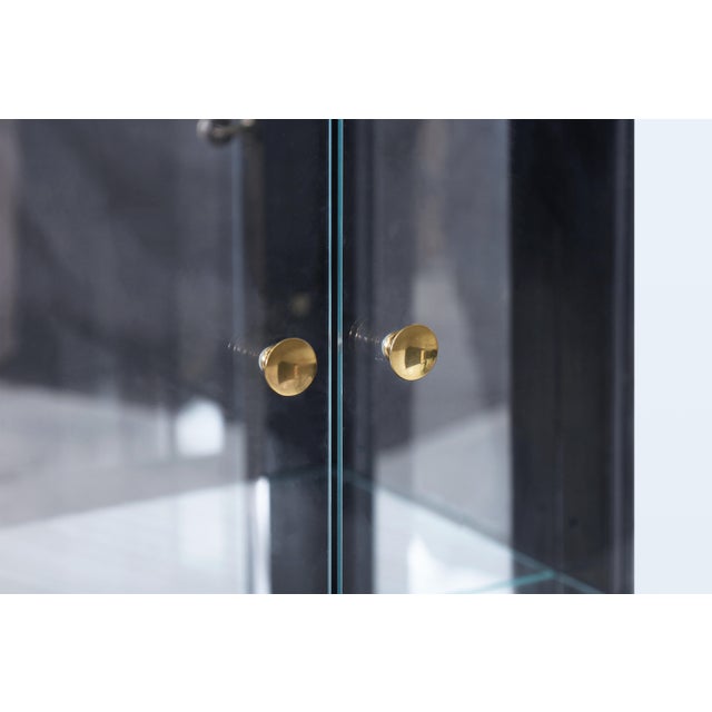 1970s 1970s Mastercraft Brass Vitrine / Display Cabinet For Sale - Image 5 of 13