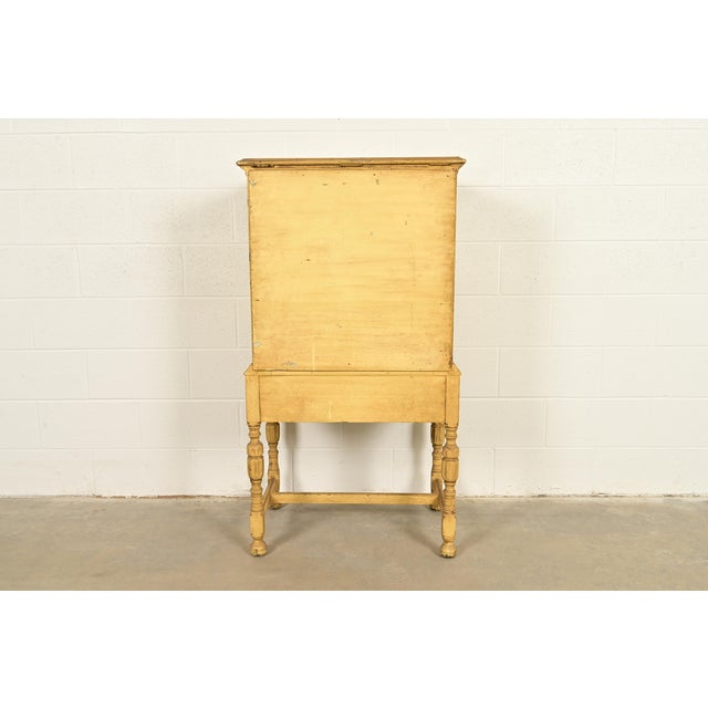Berkey & Gay Antique English Jacobean Cream Painted Lift Top Bar Cabinet, Circa 1920s For Sale - Image 15 of 16