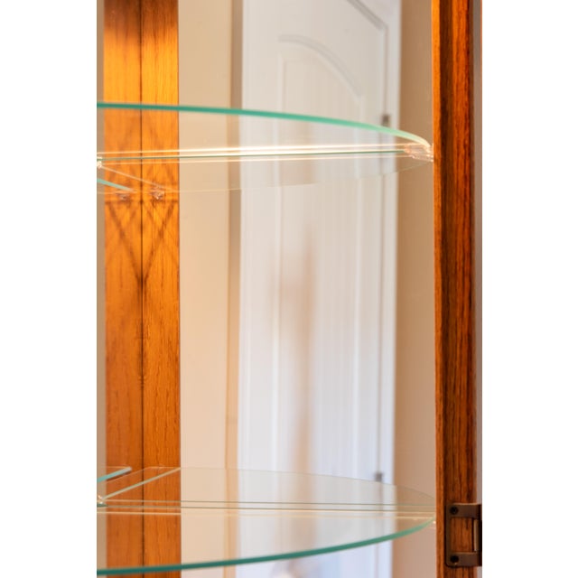 Brown 1980s Classic Oak Corner Curio Cabinet - Lighted Glass Display, 4 Glass + 2 Wood Shelves, Excellent Condition For Sale - Image 8 of 14