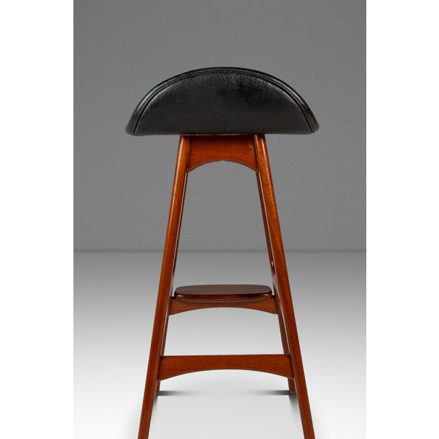 Set of Two ( 2 ) Mid-Century Danish Modern Model Od-61 Counter Height Bar Stools Attributed to Erik Buch for o.d. Mobler, Denmark, 1960's For Sale - Image 12 of 18