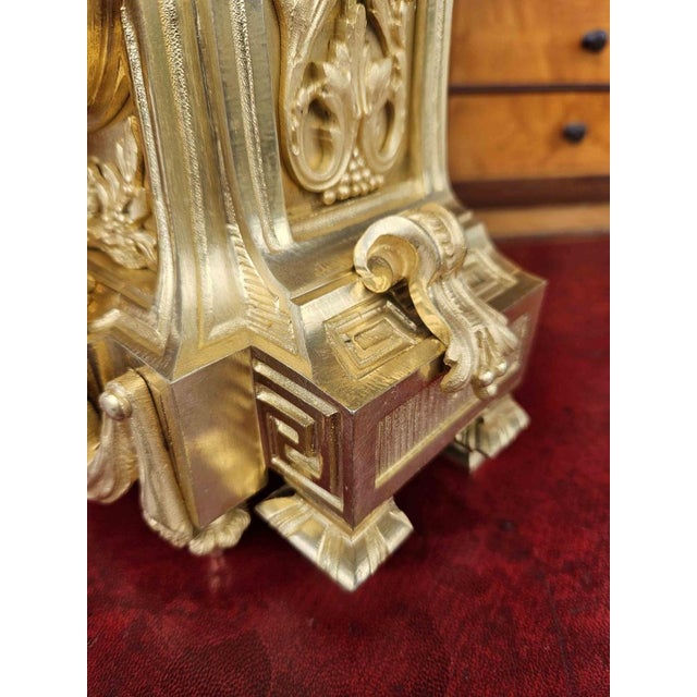 Louis XVI Pendulum in Gilded Bronze For Sale - Image 16 of 18