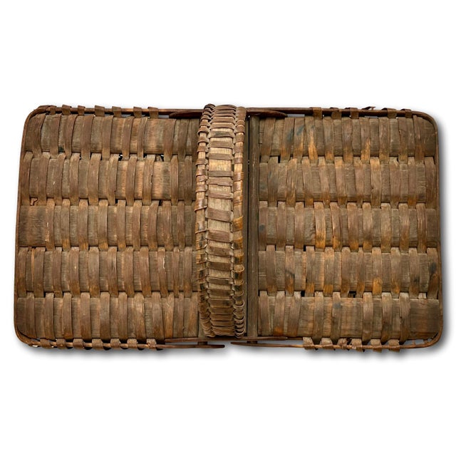 Outstanding Antique American Pennsylvania Amish Hand Woven Alder & Ash Wood Splint Picnic Basket Circa Late 1800s For Sale - Image 15 of 18