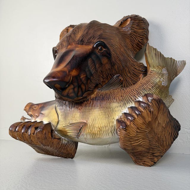 Ainu Carved Wood Bear with Salmon Wall Decoration, Hokkaido, Japan, 1970s For Sale - Image 4 of 13
