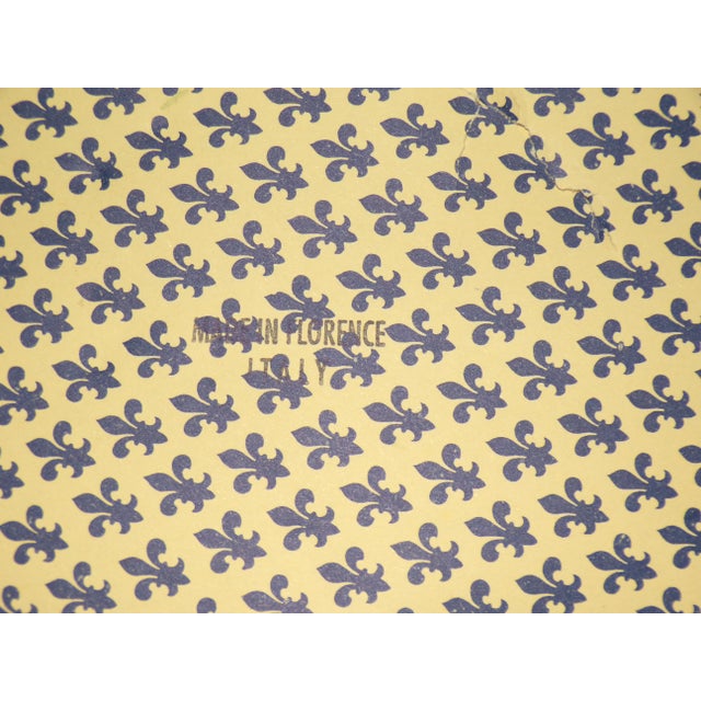 Vintage Italian Florentine Gilded Gesso Round Mirror Fleur De Lis For Sale - Image 11 of 11