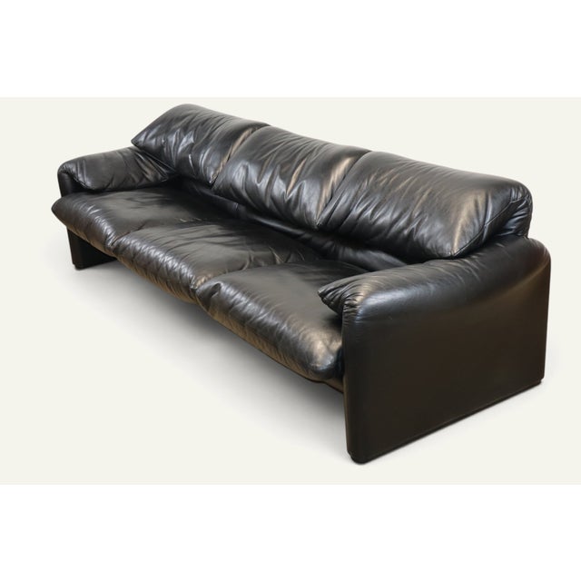 Cassina Maralunga 3-Seater Sofa in Black Leather by Vico Magistretti for Cassina, 1970s For Sale - Image 4 of 18