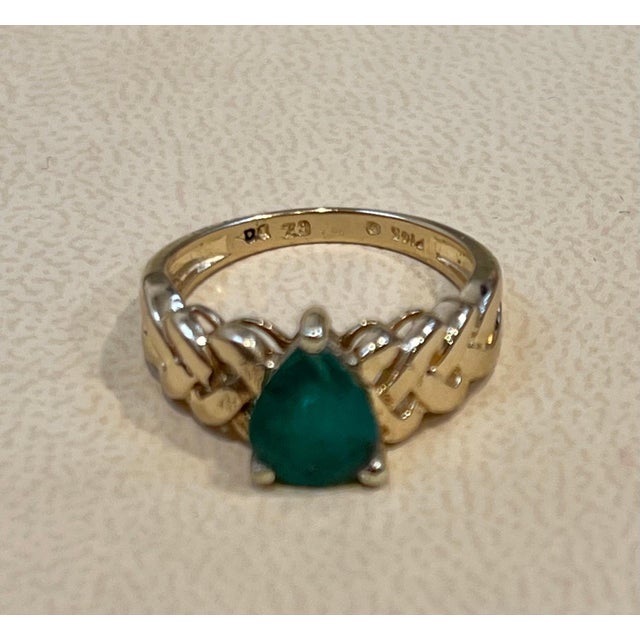 Modern 1.42 Carat Pear Cut Natural Emerald Ring 14 Karat Yellow Gold For Sale - Image 3 of 8