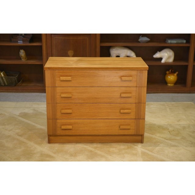 Pine Veneer Chest of Drawers, 1980s For Sale - Image 3 of 10