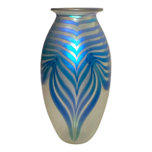 Vintage Robert Eickholt Blown Pulled Feather Blue Iridescent Studio Glass Vase