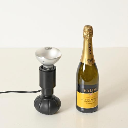 Model 600/C Black Leather Table Lamp by Gino Sarfatti for Arteluce, Italy, 1966 For Sale - Image 3 of 13