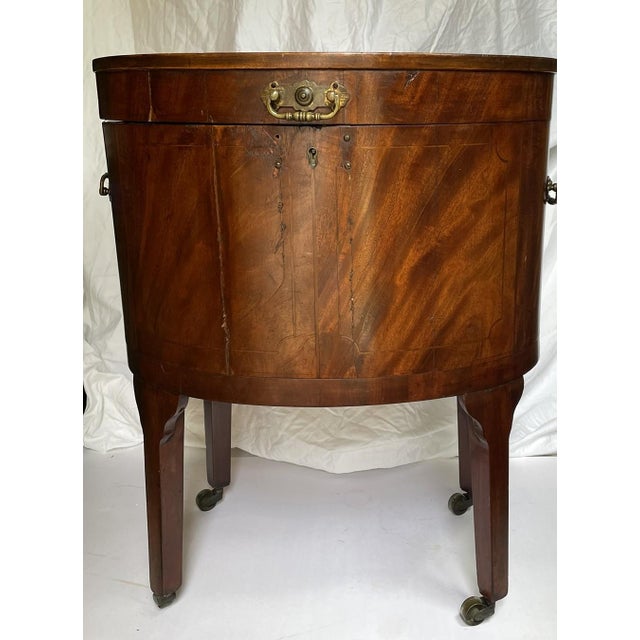 Traditional Georgian Oval Mahogany Cellarette – English Wine Cooler, Circa 1800s For Sale - Image 3 of 10
